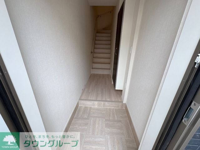 玄関　お問合せはタウンハウジングまで！※現地待合わせ相談可能