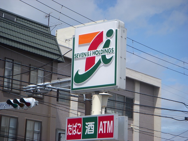 コンビニ　セブンイレブン仙台上杉3丁目店（コンビニ）まで743m
