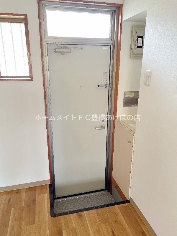 玄関　同型別部屋写真