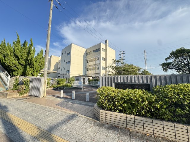 中学校　宝塚市立高司中学校（中学校）まで861m