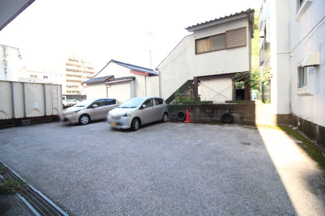 駐車場　駐車場