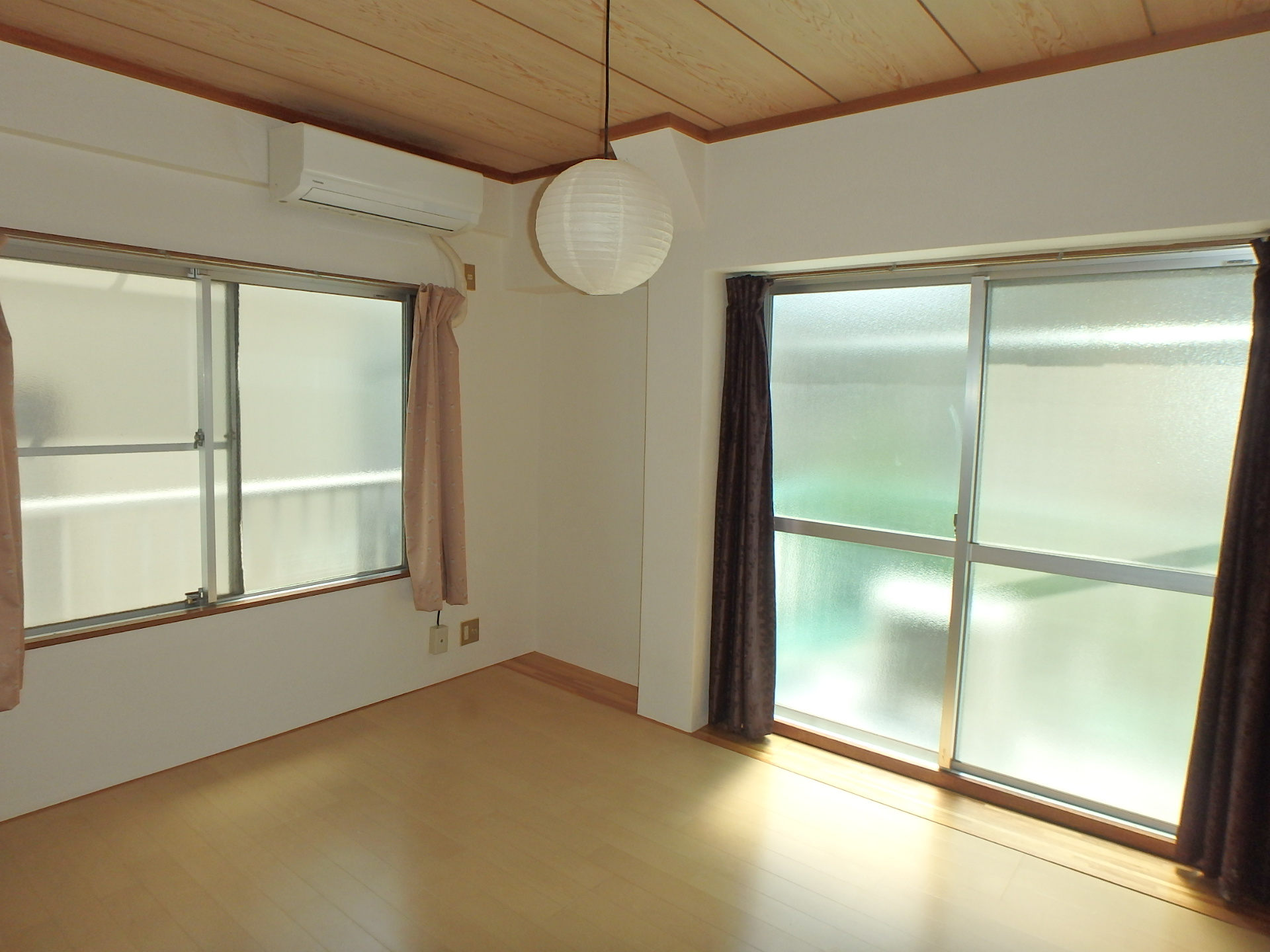 居室・リビング　明るい角部屋のです。