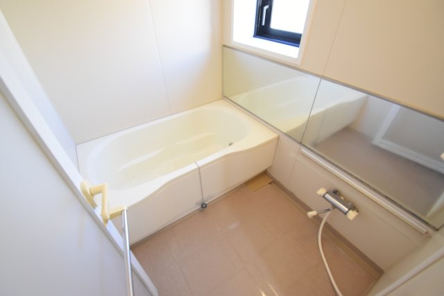 バス・シャワールーム　別部屋参考写真、現況優先になります。