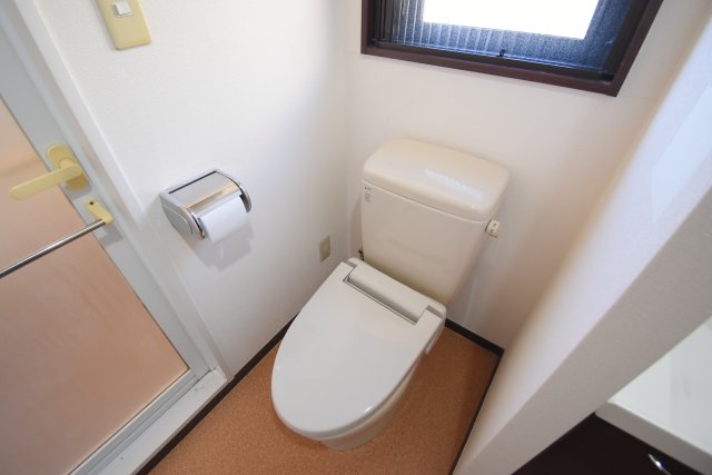トイレ　別部屋参考写真、現況優先になります。