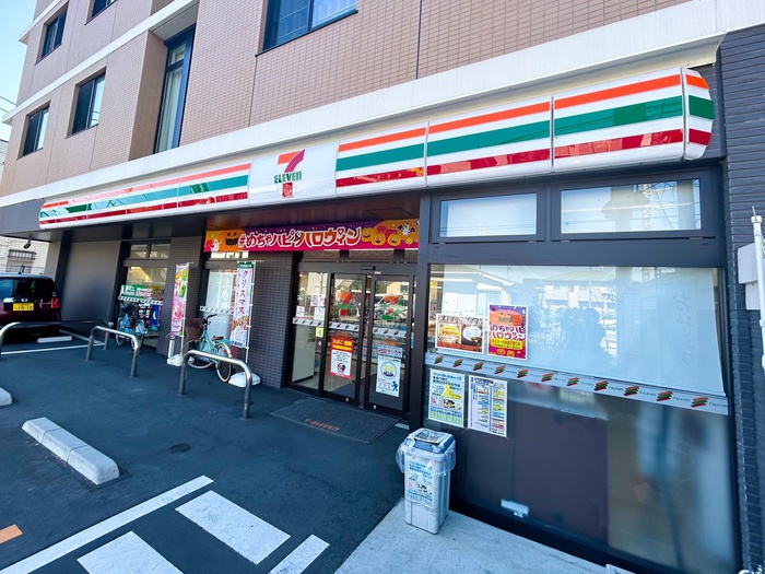 コンビニ　セブンイレブン（コンビニ）まで95m
