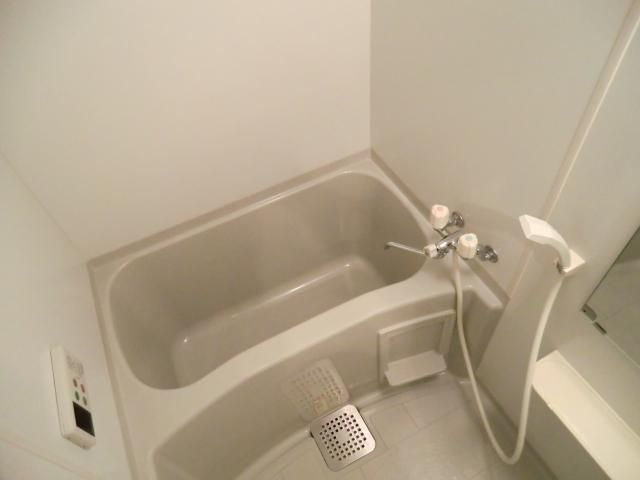バス・シャワールーム　もちろんバス・トイレは別