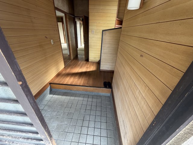 姫路市広畑区蒲田戸建の玄関写真
