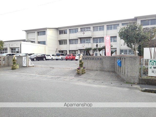 小学校　鳥栖市市立旭小学校（小学校）まで580m