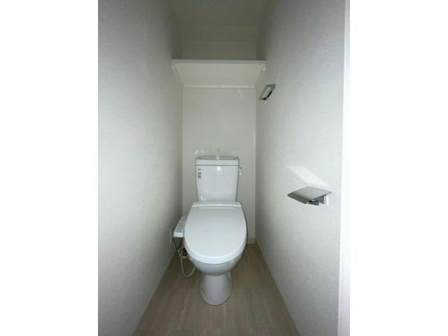 プレサンス栄フェルのトイレ写真