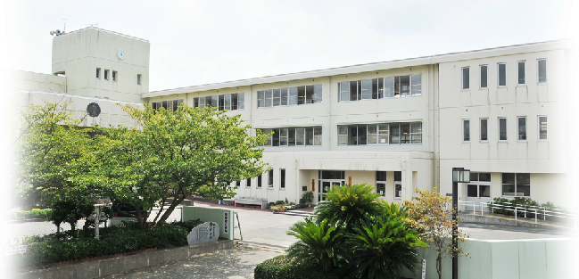 小学校　福津市立神興東小学校（小学校）まで328m