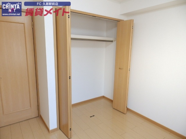 収納　同型タイプ写真