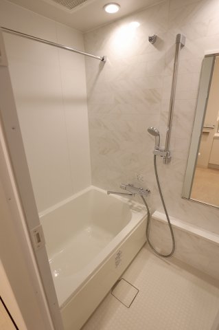 バス・シャワールーム　バス※別部屋参考写真