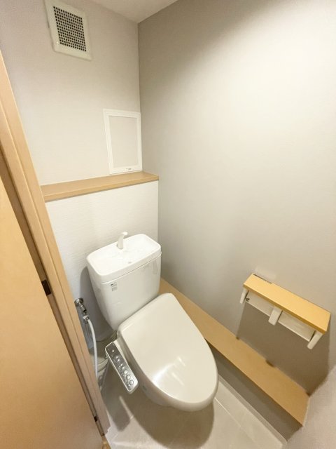 フォレステージュ江坂垂水町のトイレ写真