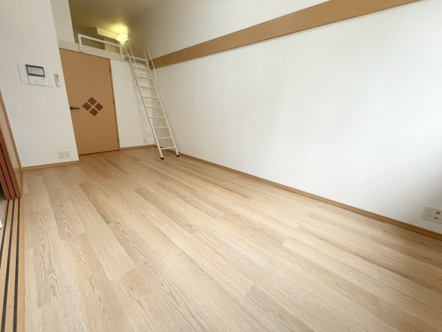 フォレステージュ江坂垂水町の居間写真