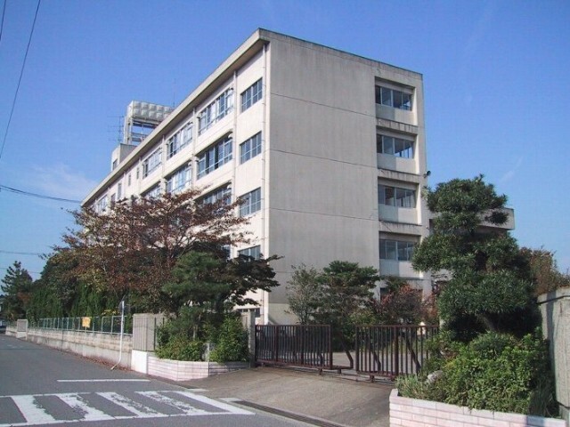 中学校　草加市立青柳中学校（中学校）まで850m