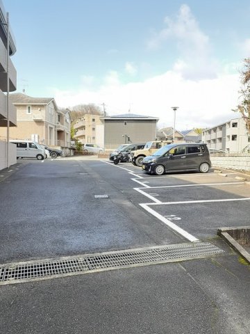 駐車場　車をお持ちの方に嬉しい駐車場付きの物件です
