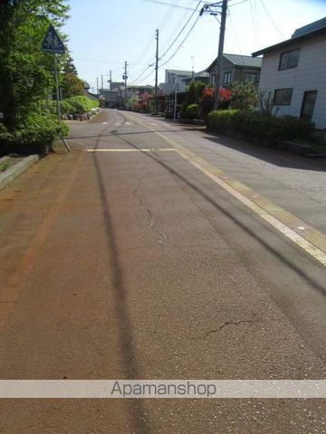 その他　前面道路（その他）まで0m