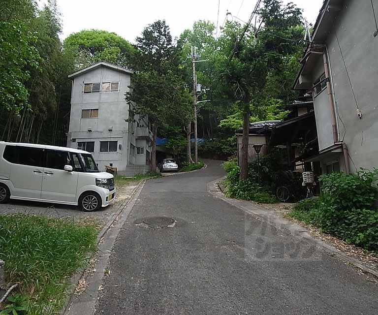 その他　前面道路です。