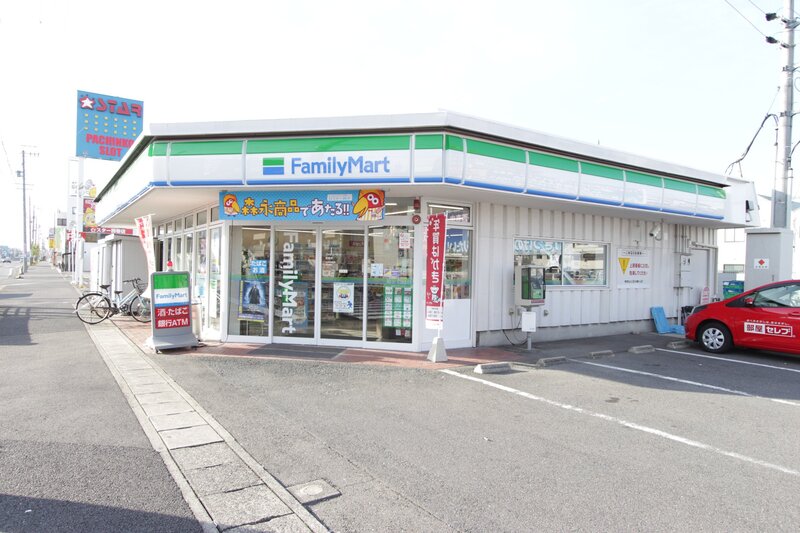 コンビニ　ファミリーマート西春店（コンビニ）まで149m