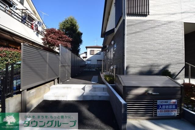 エントランス　敷地入口