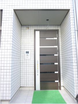 エントランス　清潔なエントランスです