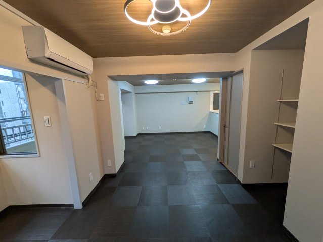 居室・リビング　LEVANTE SAKAE EAST