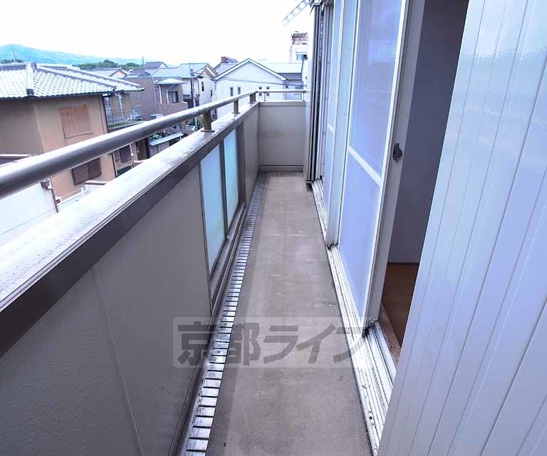 バルコニー　綺麗な明るいベランダです。