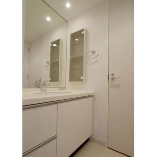 洗面設備　※写真は同タイプ住戸です。
