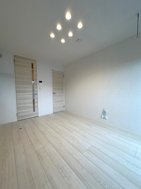 その他部屋・スペース　東向き洋室7.4帖☆バルコニー側からの眺めです！ウォークイン