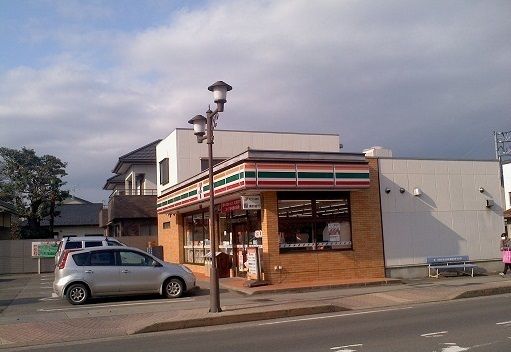 コンビニ　セブンイレブン福島梁川右城町店（コンビニ）まで550m