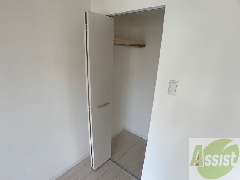 収納　寝室の収納です。部屋がすっきり片付きます。