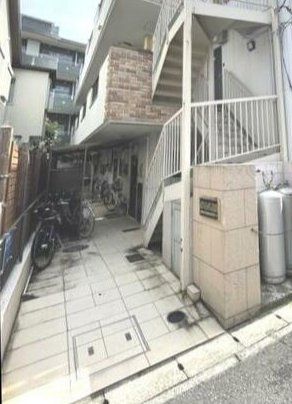 エントランス　駐車場