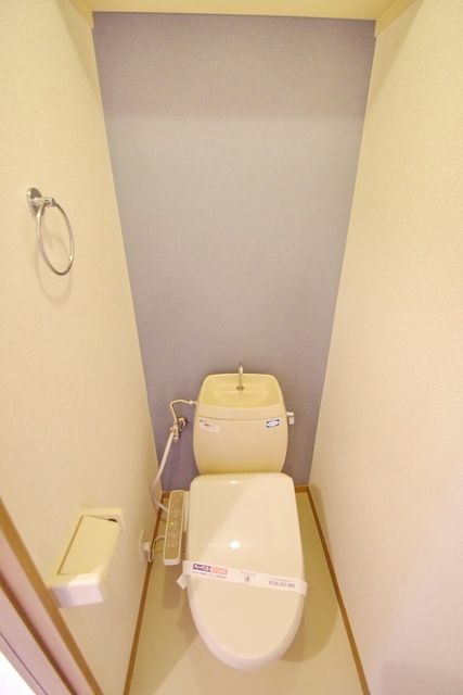 トイレ　※別部屋参考写真
