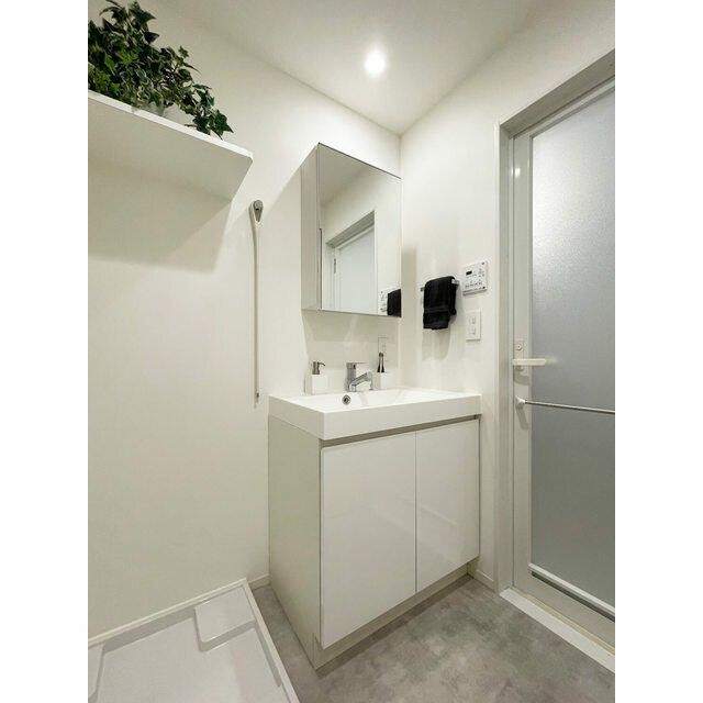 洗面設備　写真は同タイプ住居です。