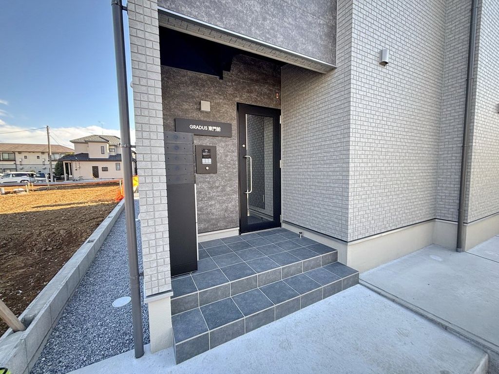 東武野田線 七里駅 徒歩10分 3階建 築2年の外観写真