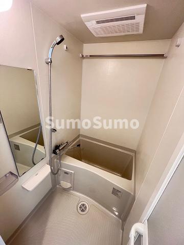 バス・シャワールーム　落ち着いた空間のお風呂です