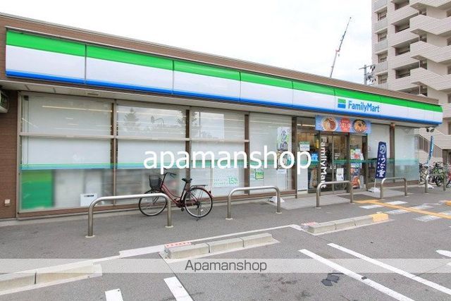 コンビニ　ファミリーマート（コンビニ）まで40m
