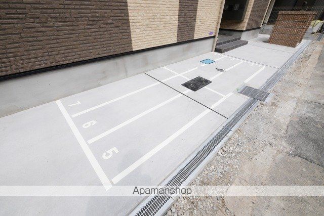 駐車場　駐車場