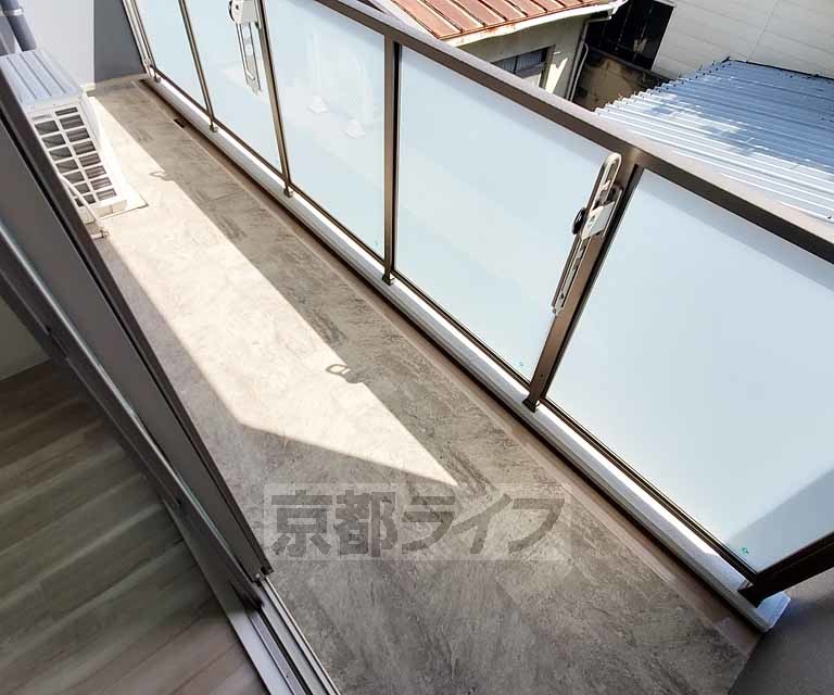バルコニー　日の当たるお部屋です