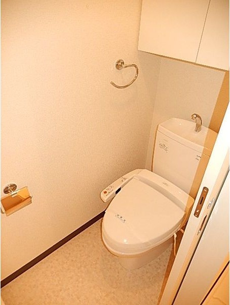 ＪＲ山陽本線 新長田駅 徒歩4分 12階建 築19年のトイレ写真