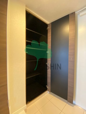 玄関　下駄箱もしっかりついてます！