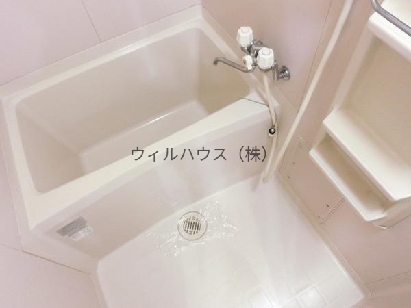 バス・シャワールーム　キレイにリフォームされています！