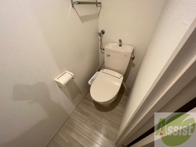 トイレ　トイレです。ウォシュレット付を探している方、おすすめです。