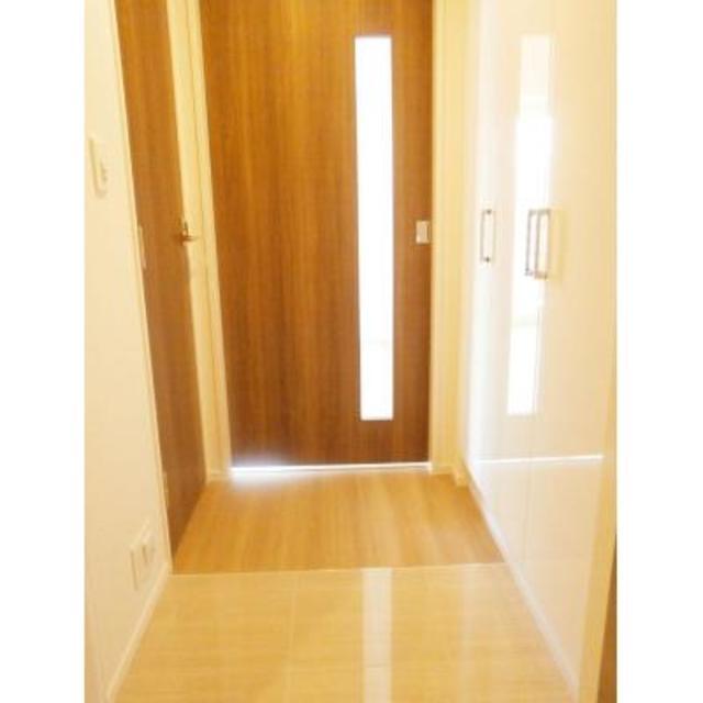 玄関　※写真は同タイプ住戸です。