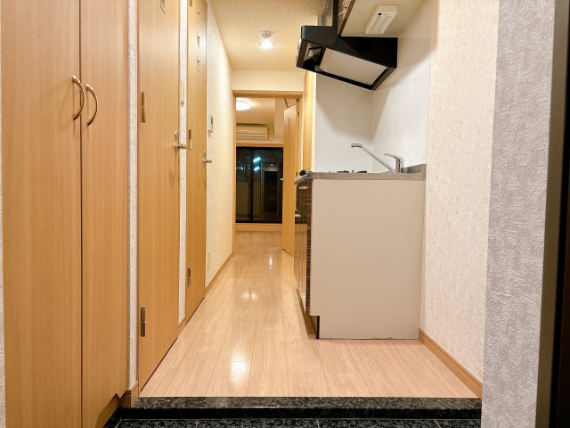 東急田園都市線 駒沢大学駅 徒歩7分 4階建 築17年の玄関写真