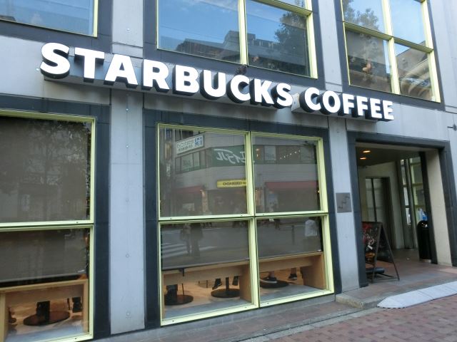 飲食店　スターバックスコーヒー（飲食店）まで500m