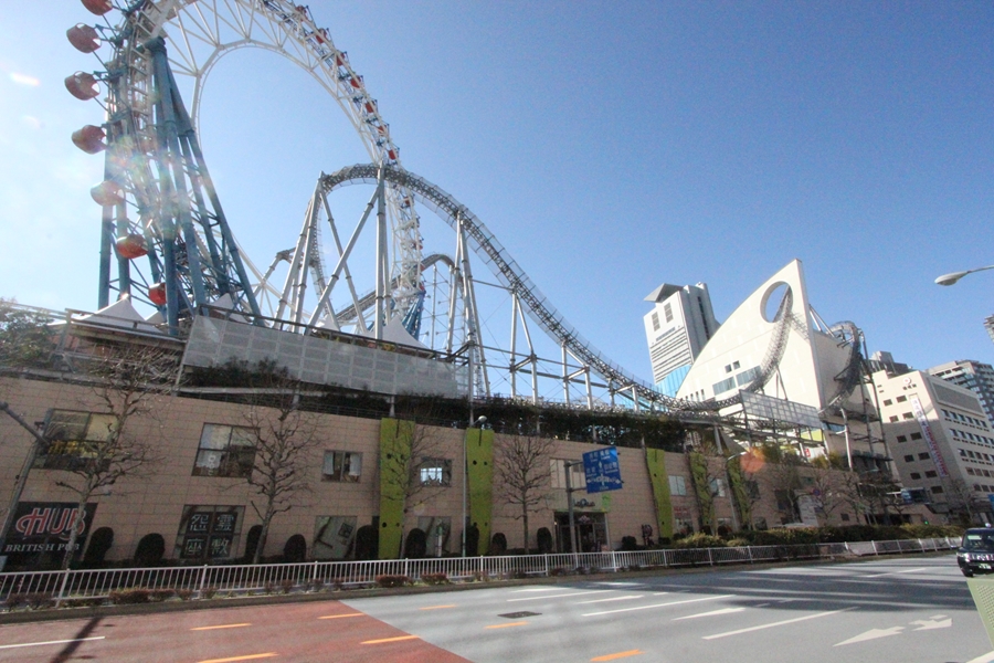 ショッピングセンター　LaQua（ショッピングセンター）まで905m