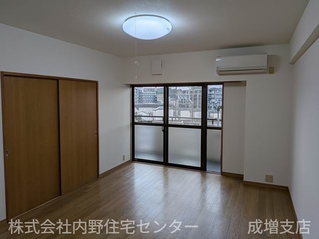 プラザサンタナカ5号館の居間写真