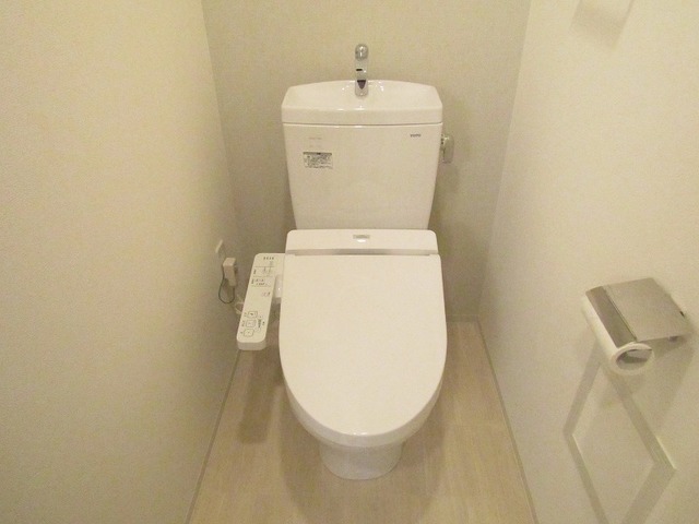 レジュールアッシュ都島のトイレ写真