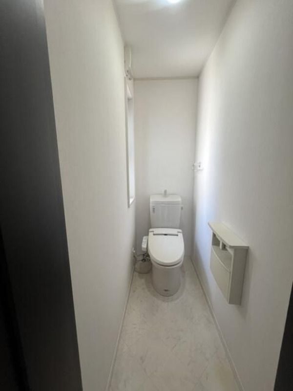 港南台1丁目戸建てのトイレ写真
